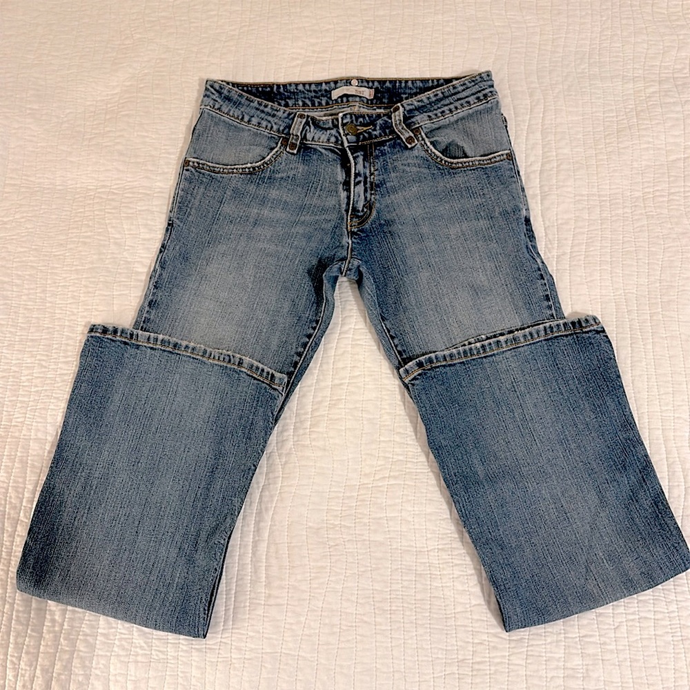 LEVI’s 537 low Flare jeans, EUC, size 4m, inseam 30”